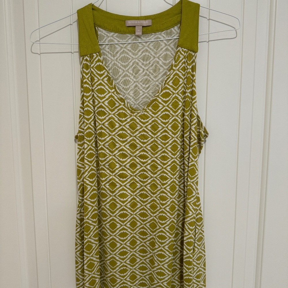 Banana Republic Green and white tank
